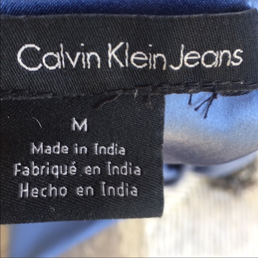 Calvin Kline Jeans Talla flutter sleeve  top - Picture 5 of 7
